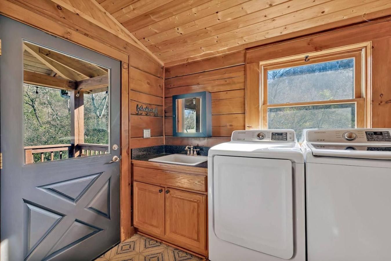 Holiday home Creeks Luxury Retreat 15 Min To Downtown
