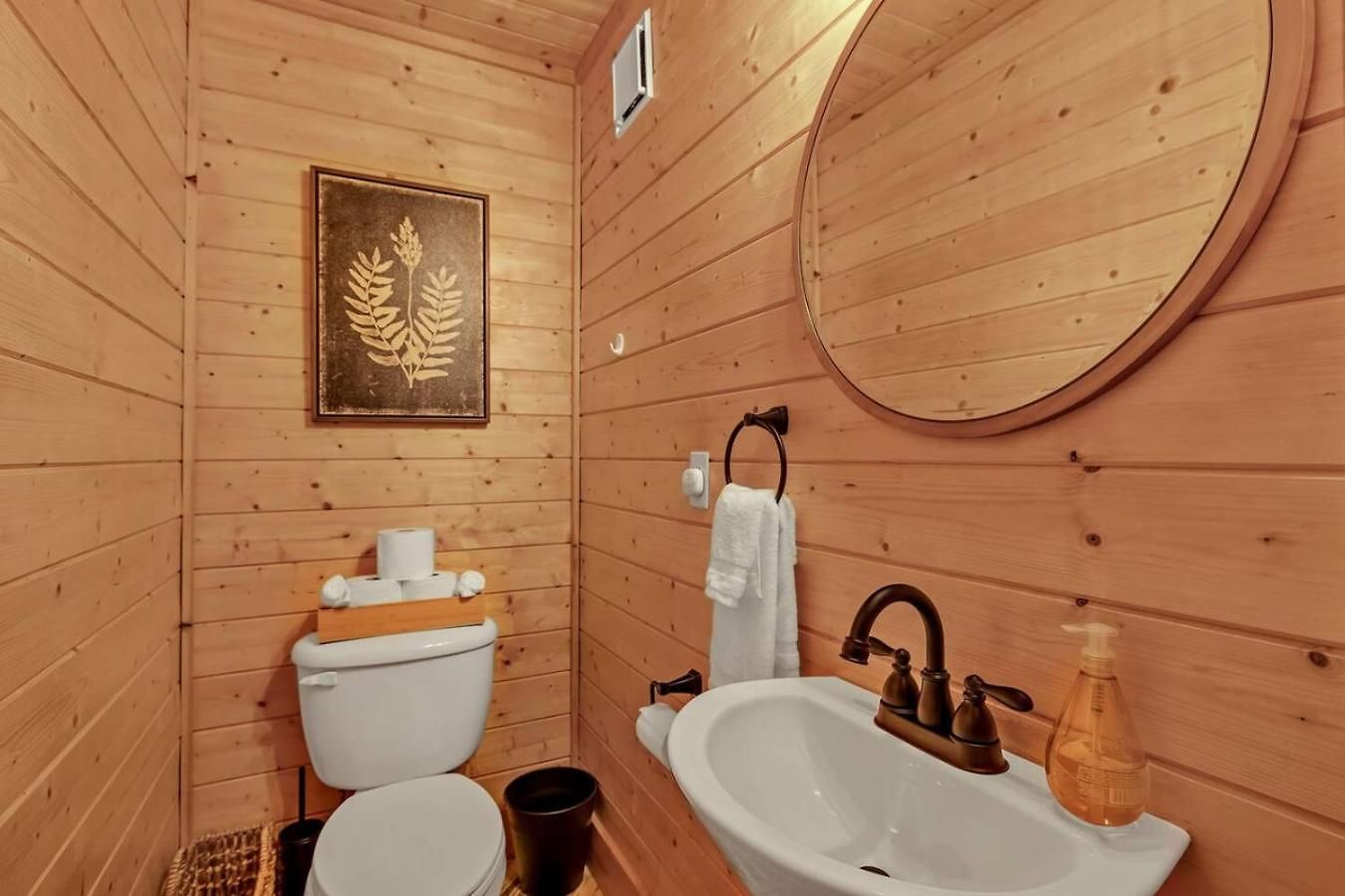 Creeks Luxury Retreat 15 Min To Downtown Holiday home Nashville