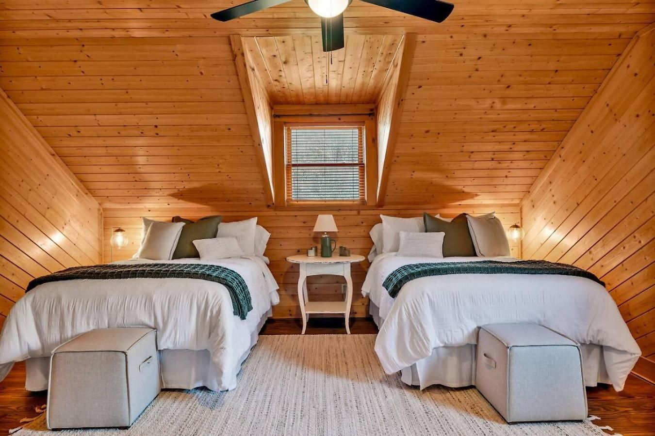 Holiday home Creeks Luxury Retreat 15 Min To Downtown *