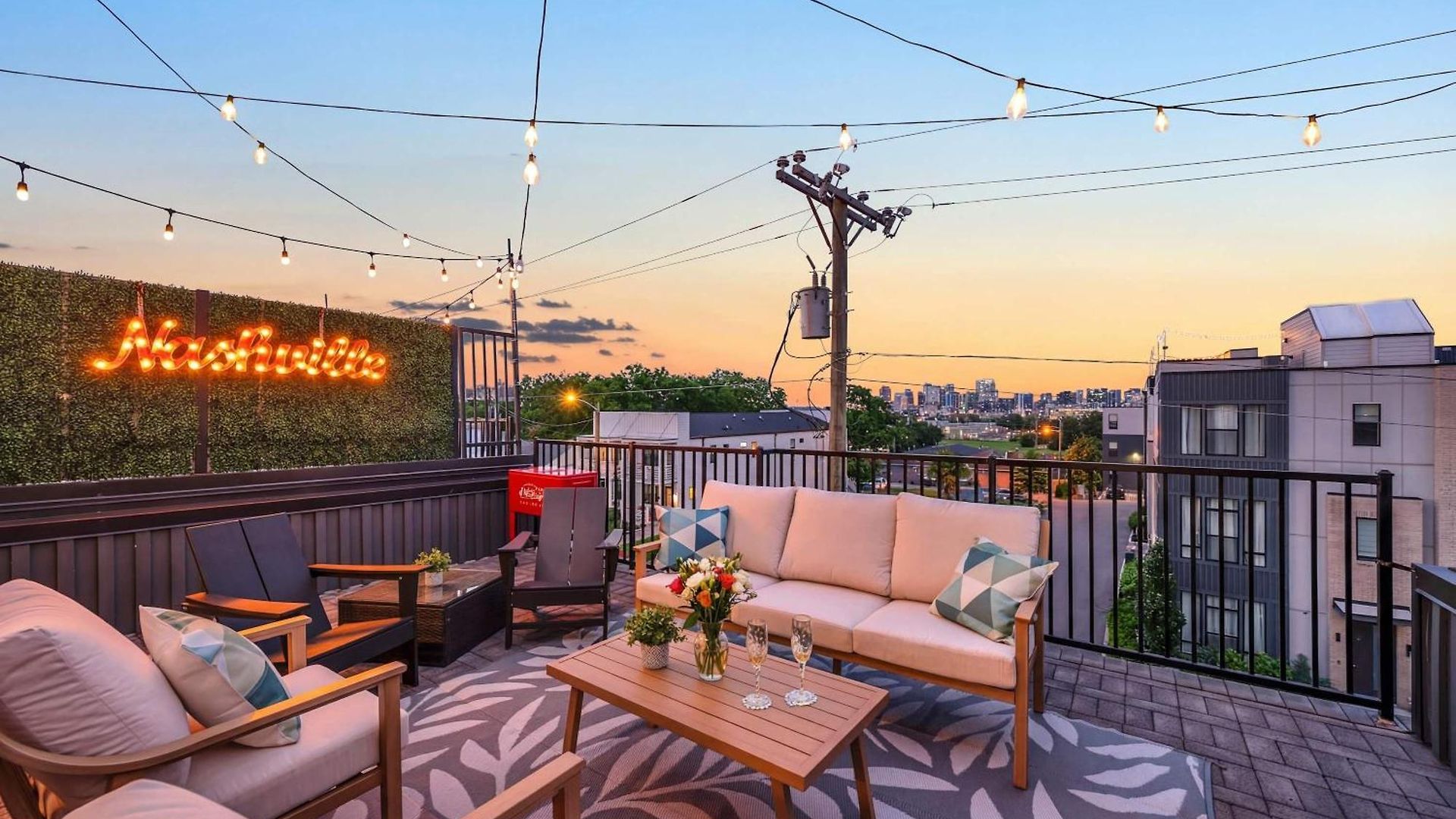 Holiday home Brand New Views Karaoke Near Downtown