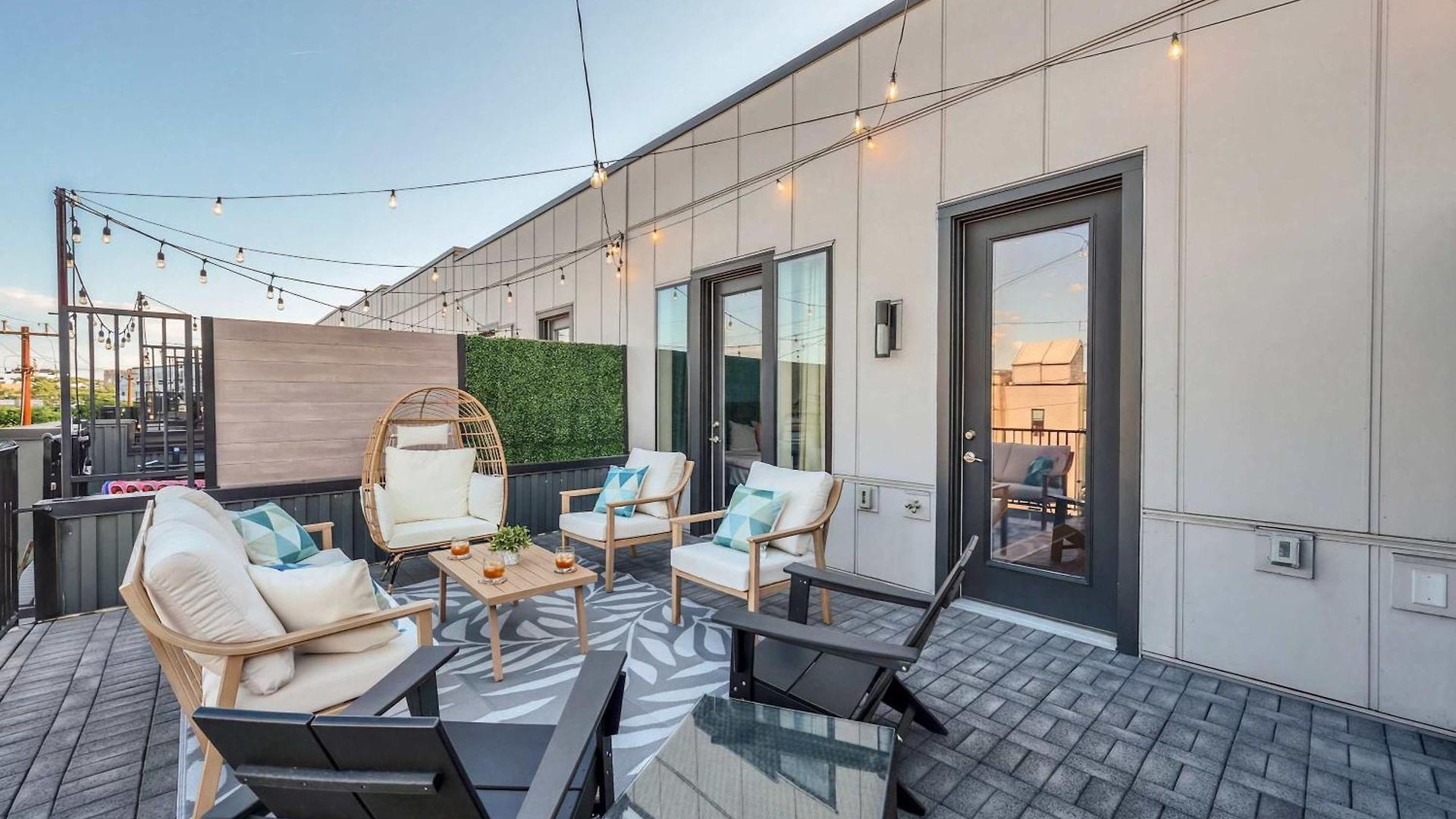 Holiday home Brand New Views Karaoke Near Downtown