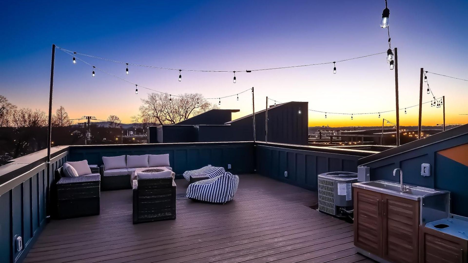 Holiday home 4 Rooftop Decks 4 Hot Tubs Game & Sauna