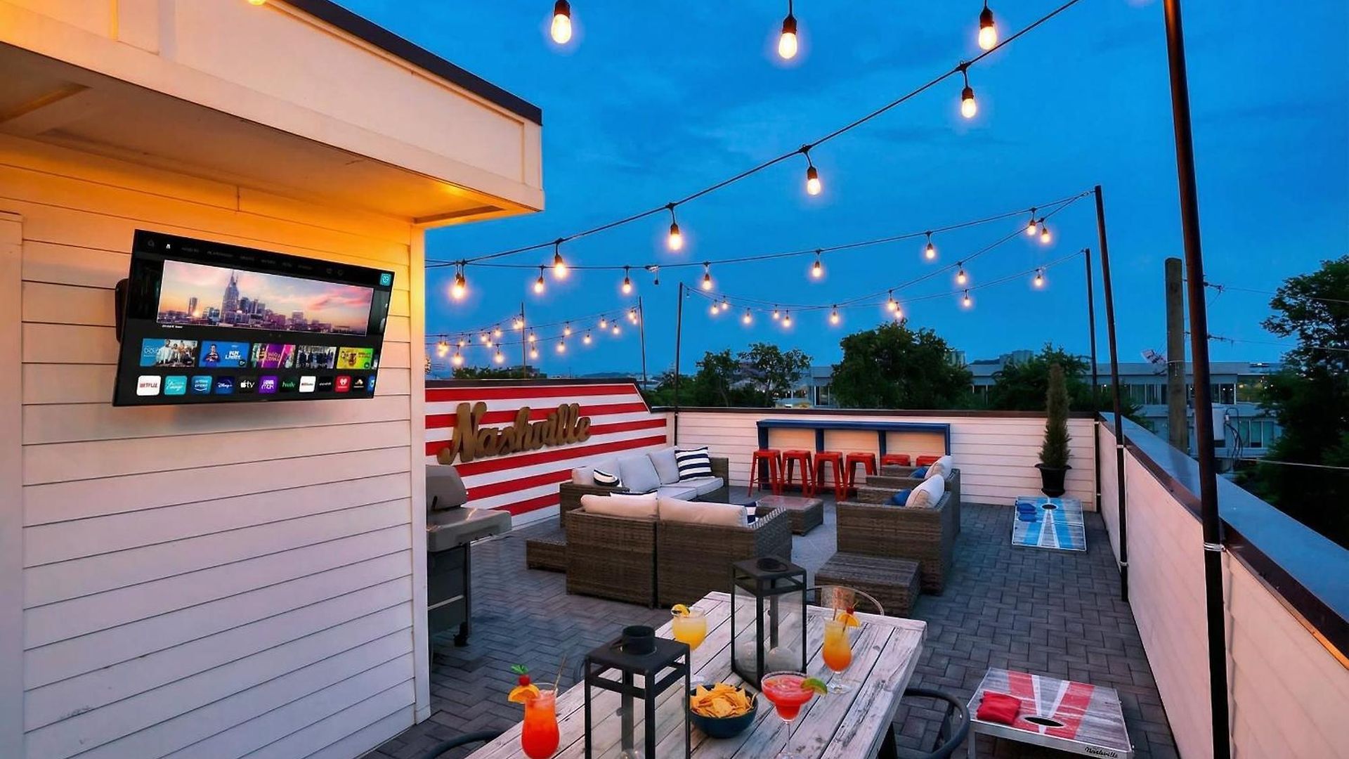 Rooftop Deck & Shuffleboard Bbq Near Downtown Nashville