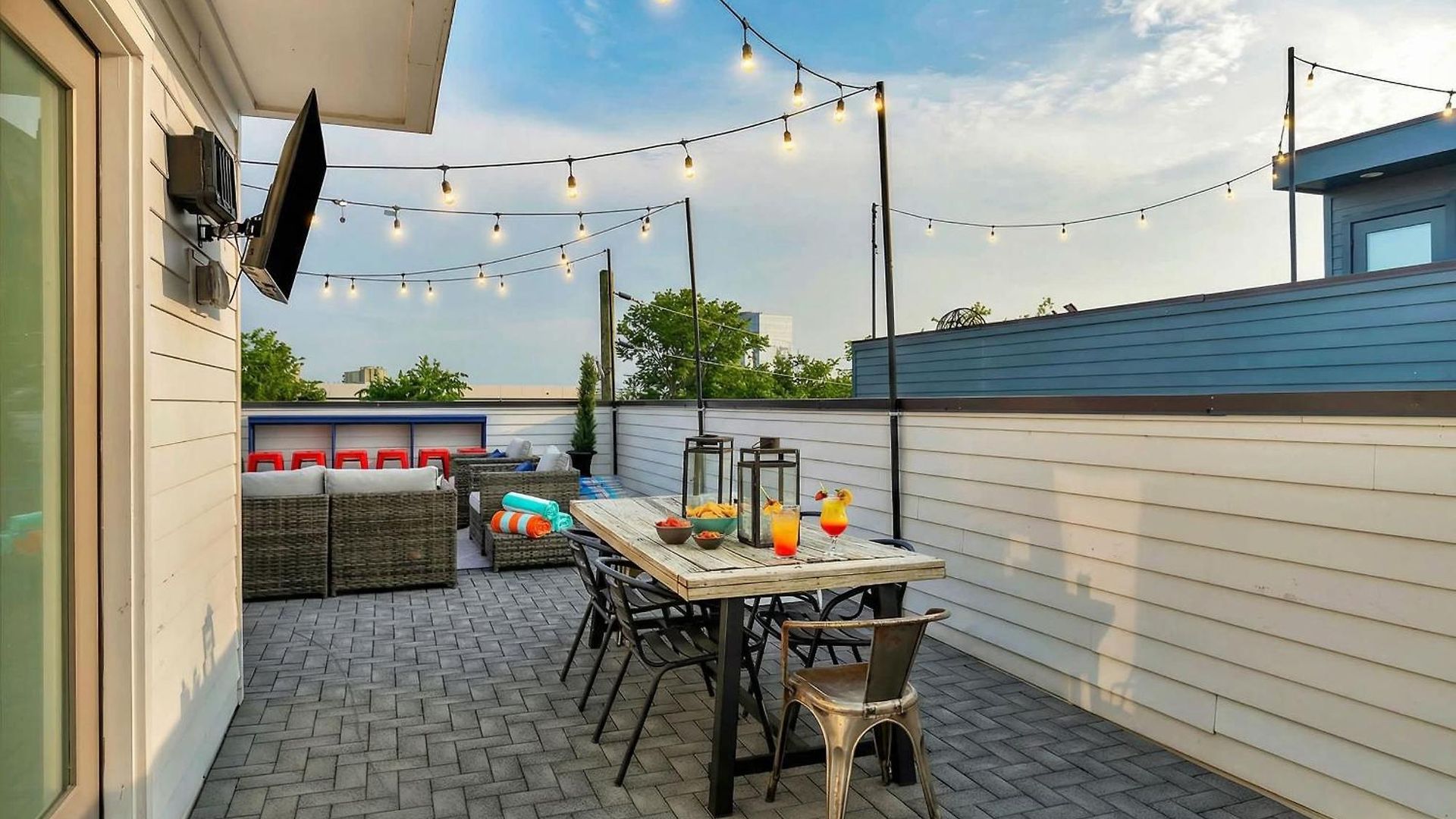 Rooftop Deck & Shuffleboard Bbq Near Downtown Holiday home