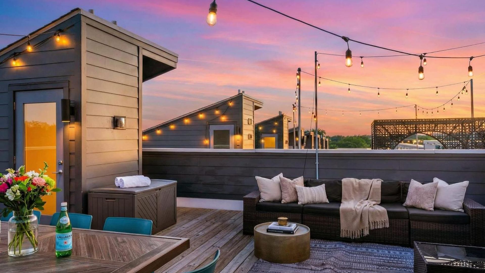Holiday home Rooftop Deck 2 Car Garage Near Downtown Nashville