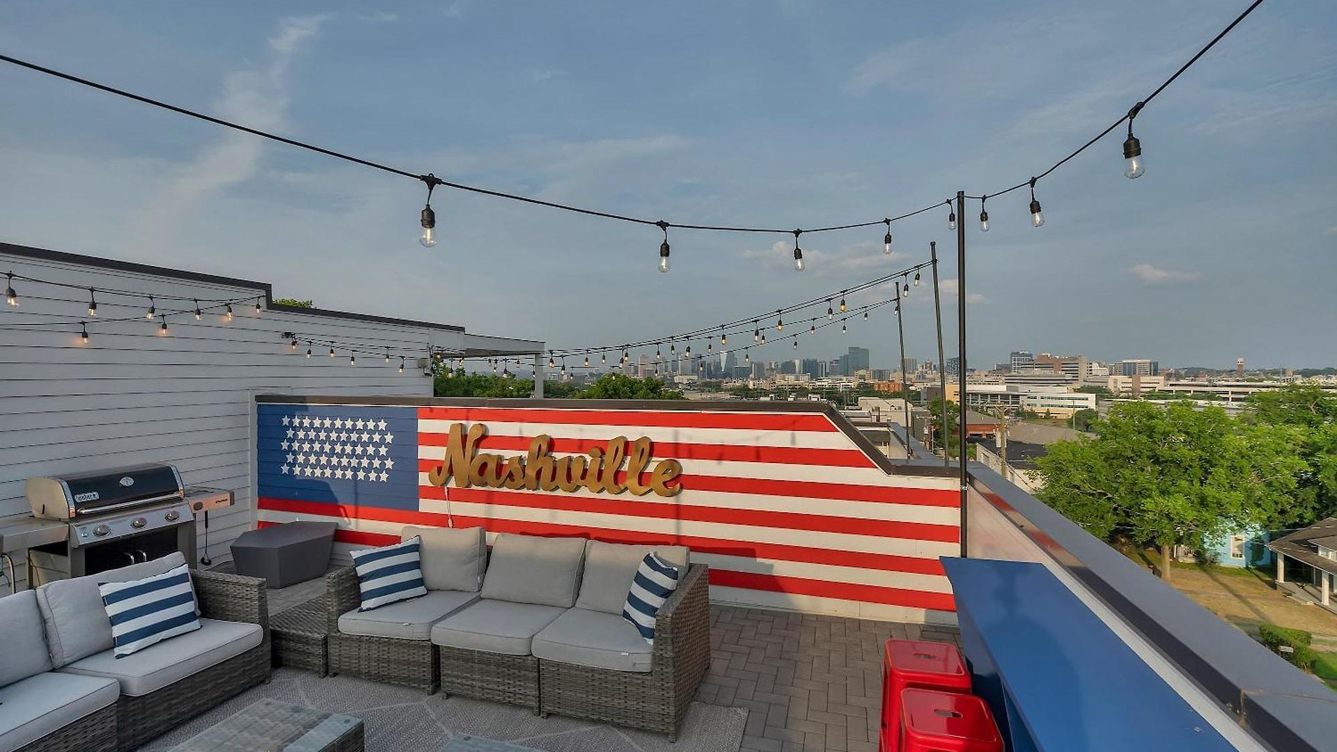 Ultimate Rooftop Double Games Bbq Skyline Views *