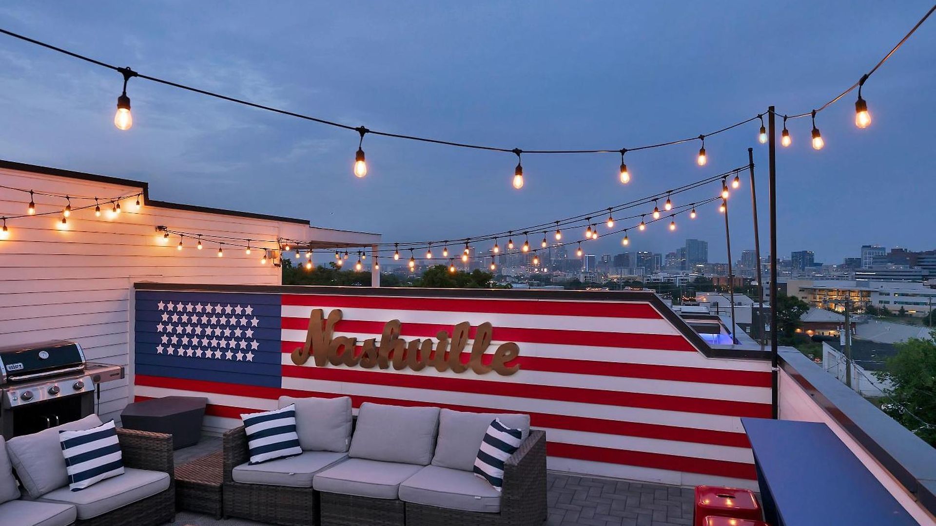 Ultimate Rooftop Double Games Bbq Skyline Views Holiday home