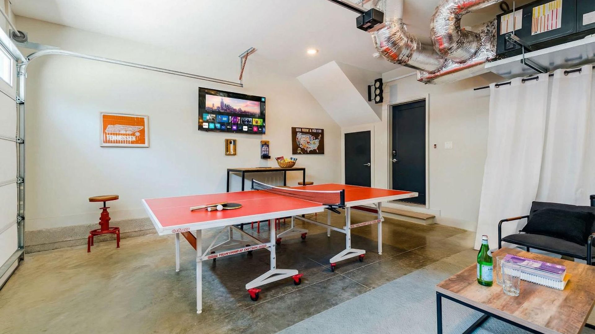 Rooftop Deck Grill Ping Pong Near Downtown Holiday home