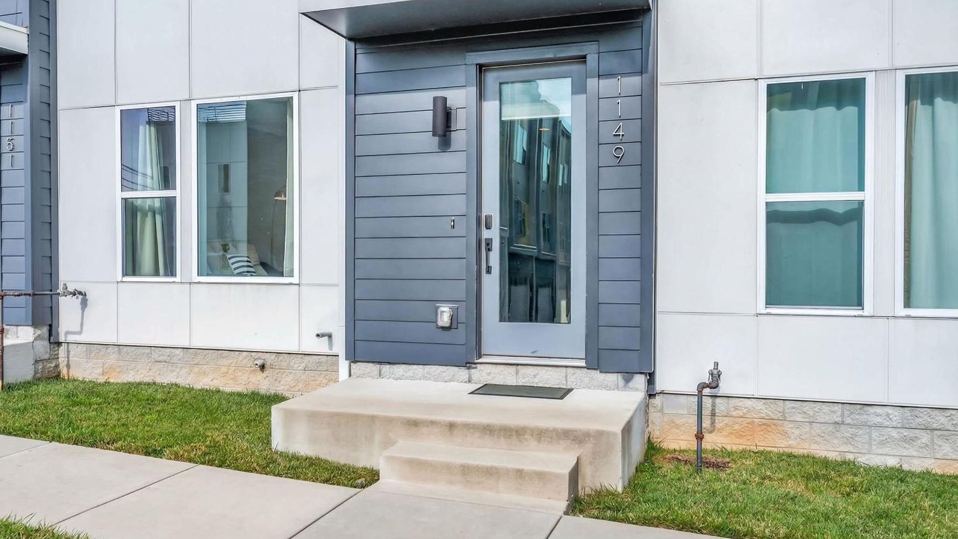 Rooftop Deck Grill Ping Pong Near Downtown Holiday home *