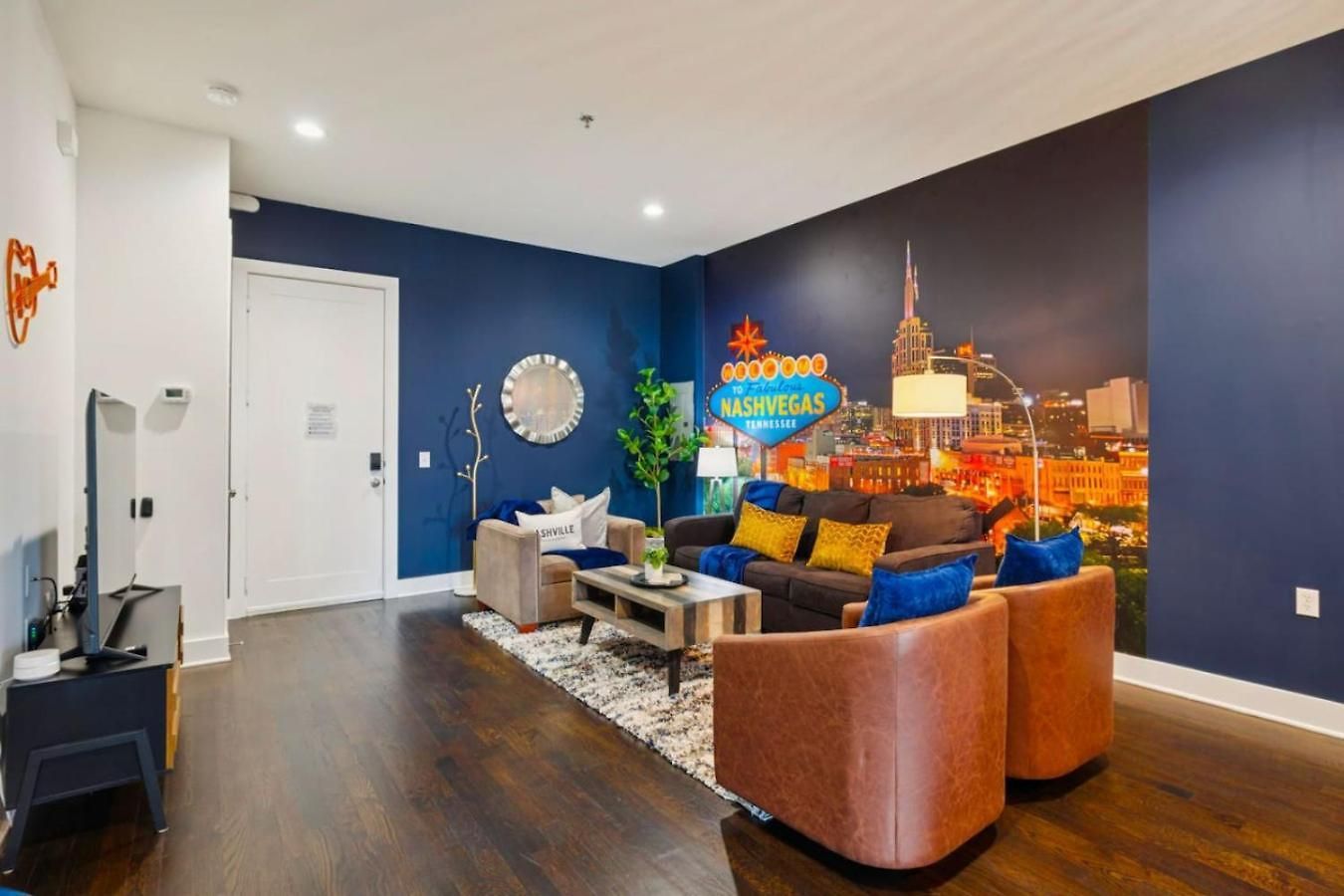 Fabulous Nashvegas Loft Retreat Near Vandy Off West End Mins To Broadway * Nashville