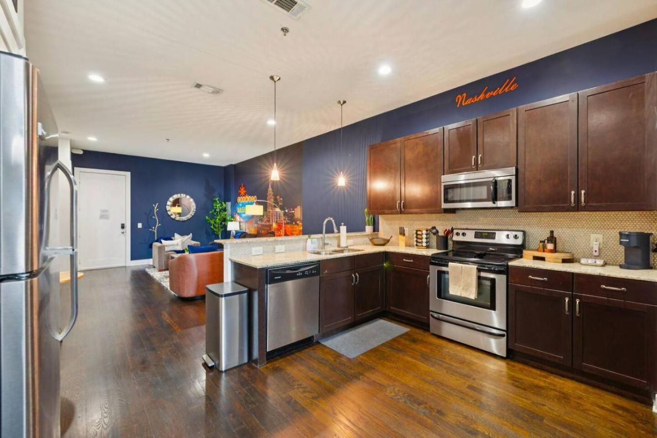 Holiday home Fabulous Nashvegas Loft Retreat Near Vandy Off West End Mins To Broadway *