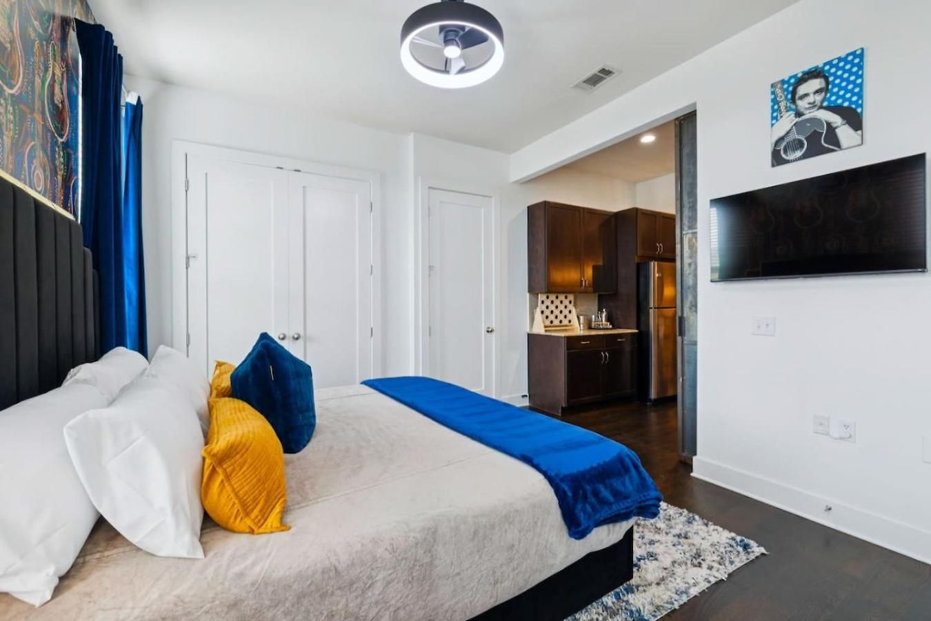 Holiday home Fabulous Nashvegas Loft Retreat Near Vandy Off West End Mins To Broadway *