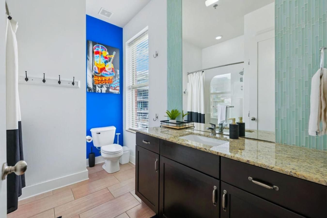 Fabulous Nashvegas Loft Retreat Near Vandy Off West End Mins To Broadway Nashville