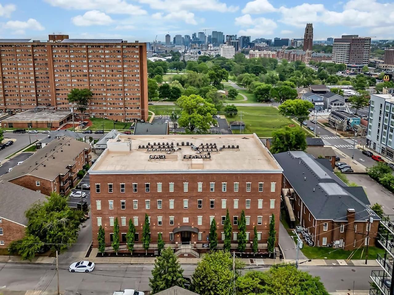 Fabulous Nashvegas Loft Retreat Near Vandy Off West End Mins To Broadway Holiday home Nashville