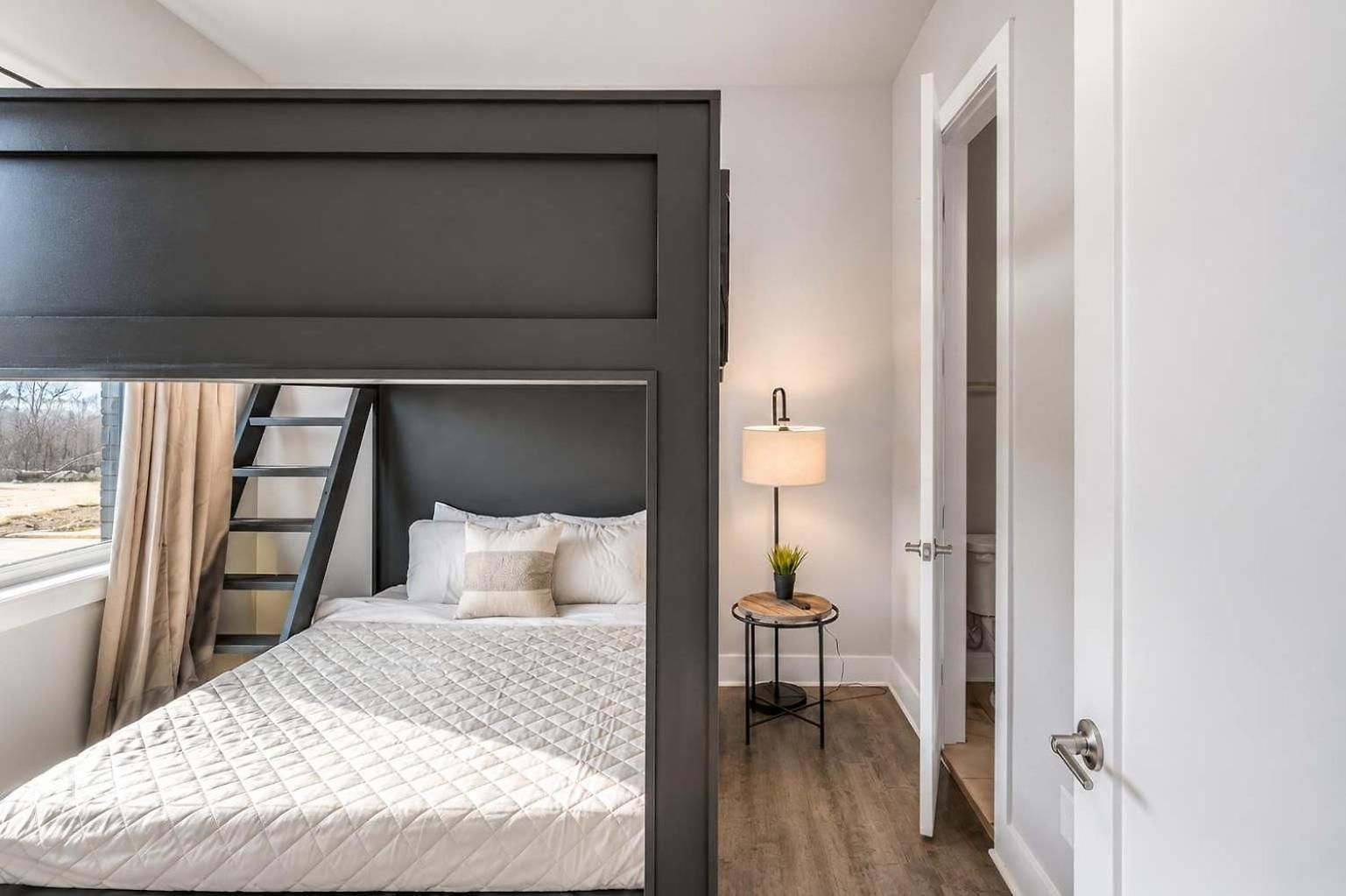 2 Premier Homes Sleeps 24 Rooftops Holiday home Nashville