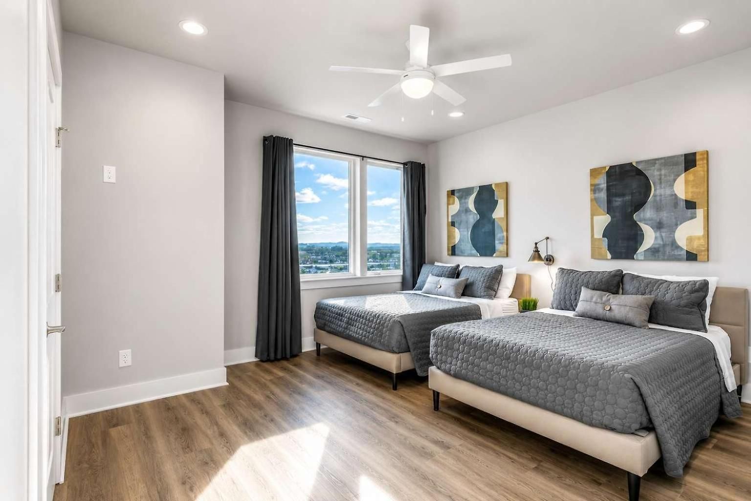 2 Premier Homes Sleeps 24 Rooftops