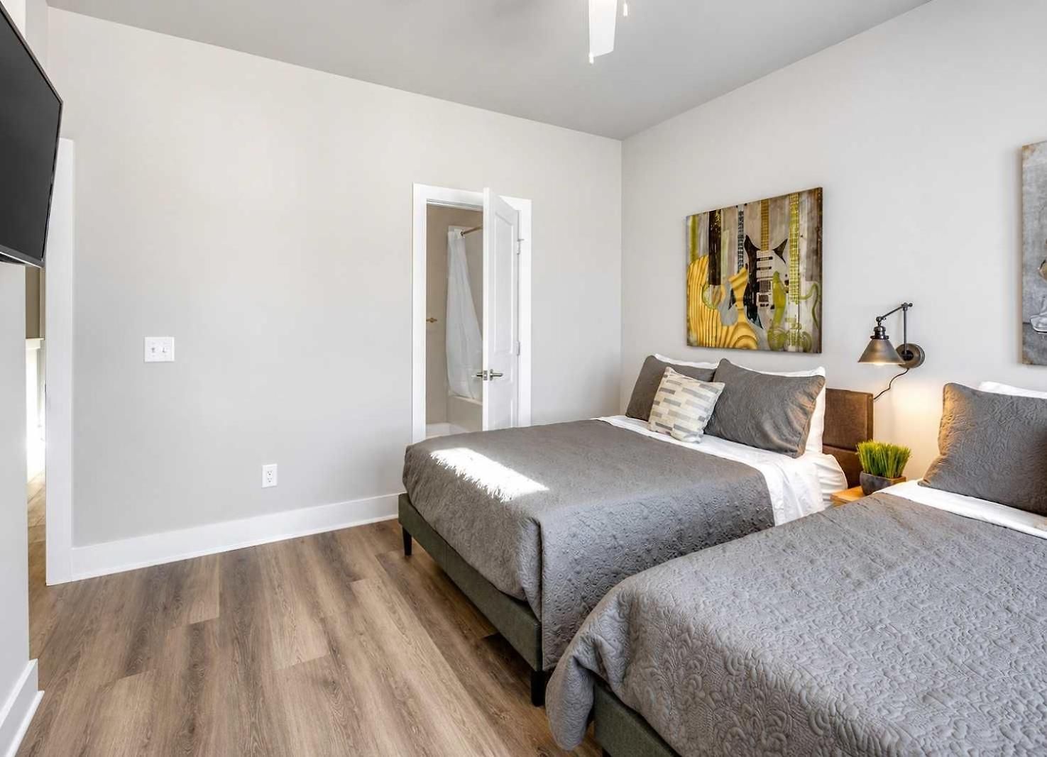 Holiday home 2 Premier Homes Sleeps 24 Rooftops Nashville