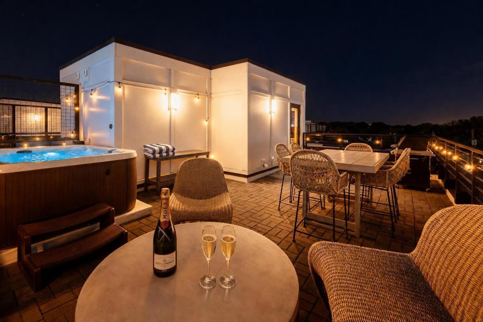 Luxe Group With Hot Tub & Rooftop Lounge Holiday home Nashville
