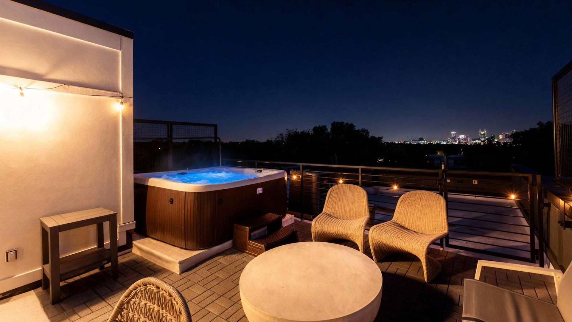 Holiday home Retreat With Hot Tub & Private Garage Nashville