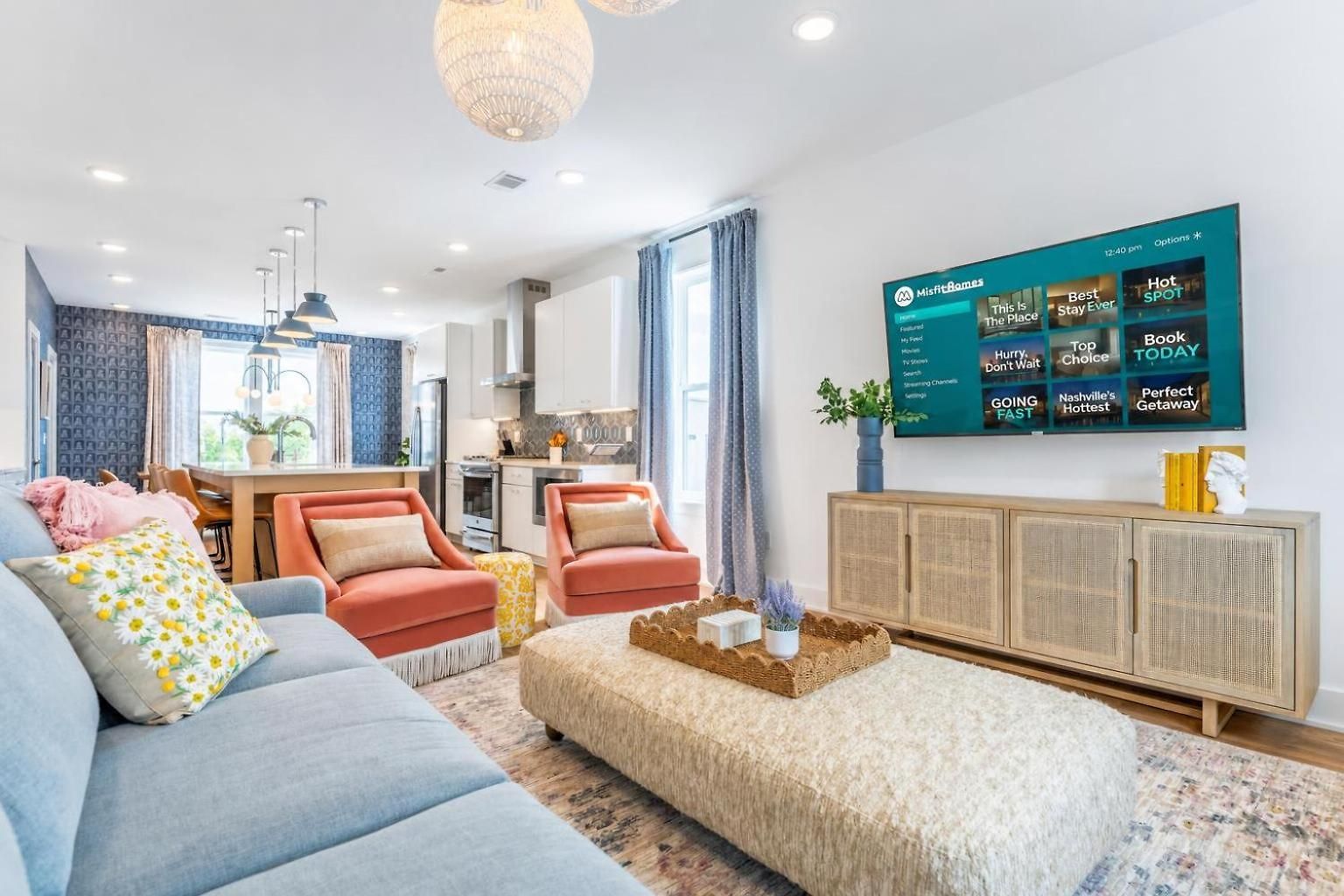 Holiday home Luxe Group With Hot Tub & Rooftop Lounge