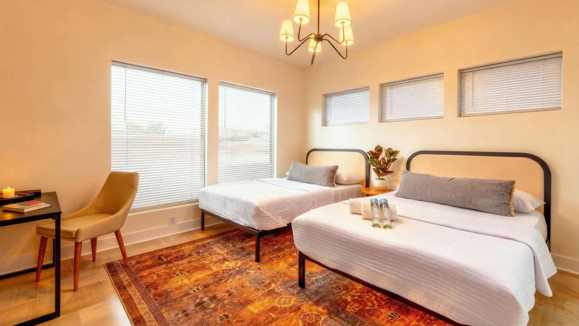 Skyline Views With Double Rooftop Deck & Game Holiday home Nashville