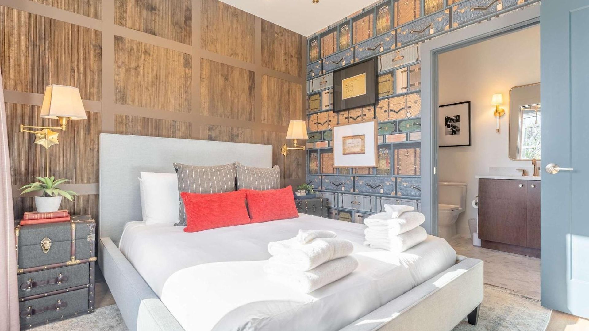 Retreat With Hot Tub & Private Garage Holiday home *