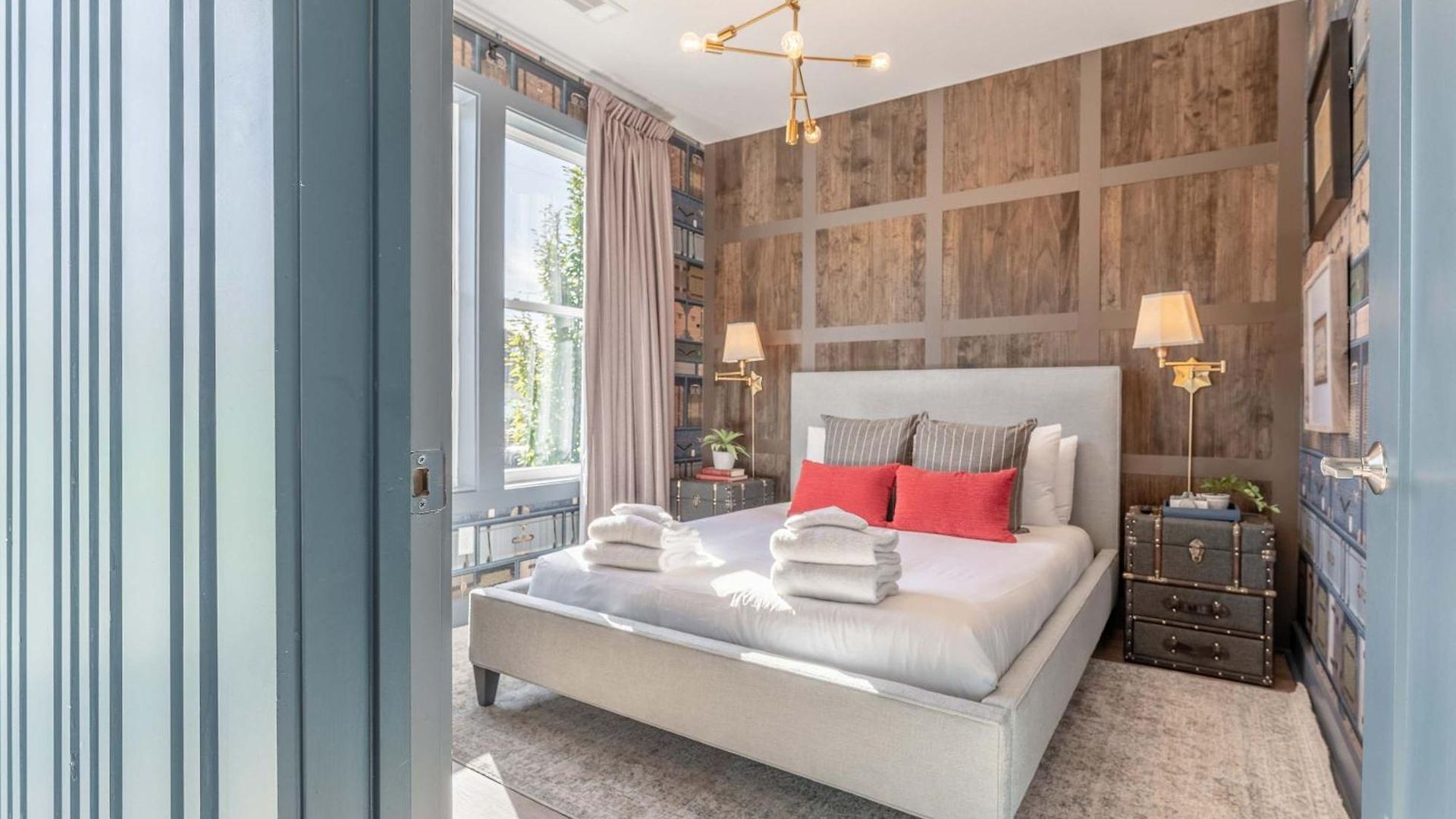 Retreat With Hot Tub & Private Garage Holiday home *
