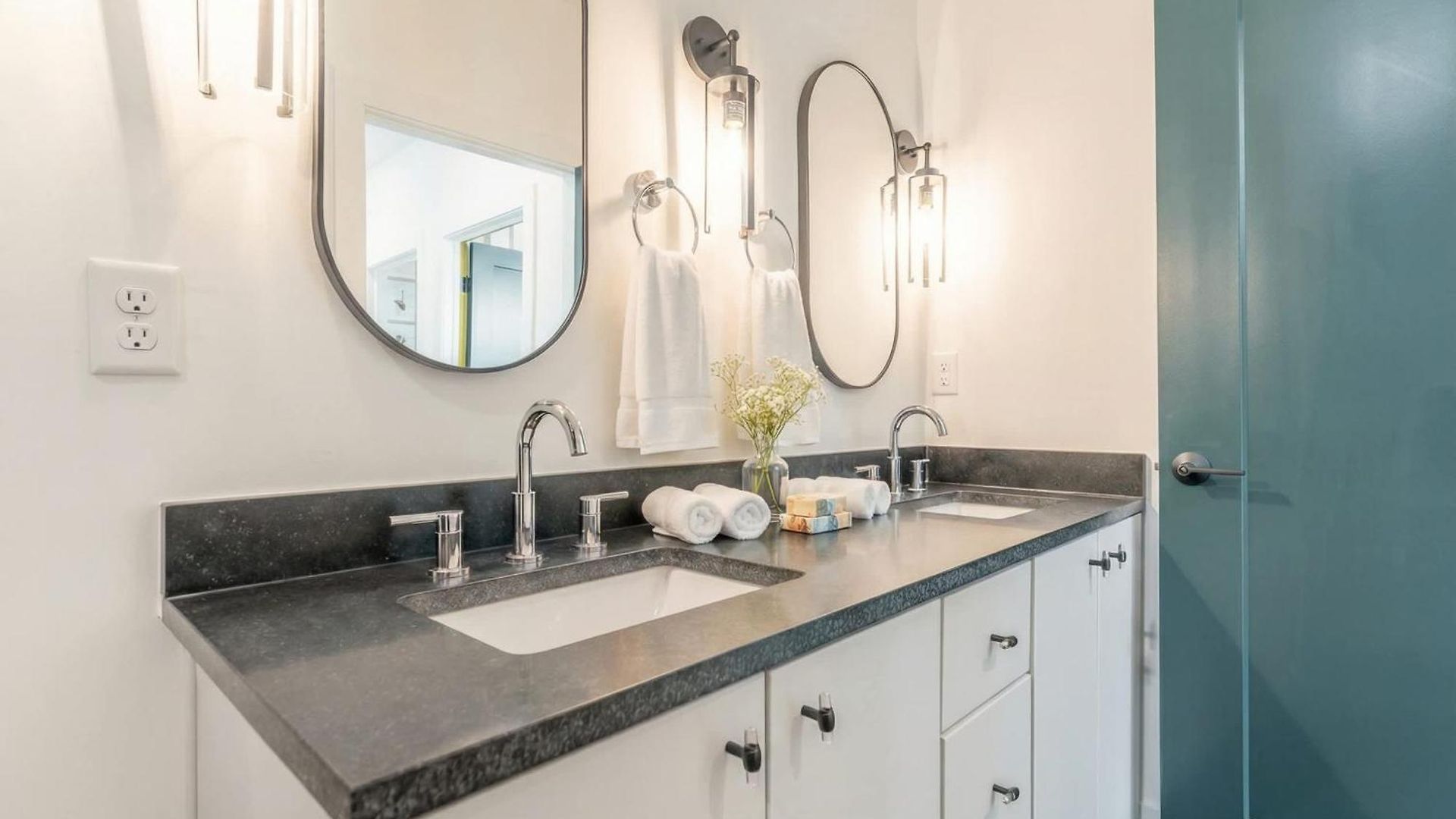 Holiday home Luxe 4br With Fire Pit Grill And Views
