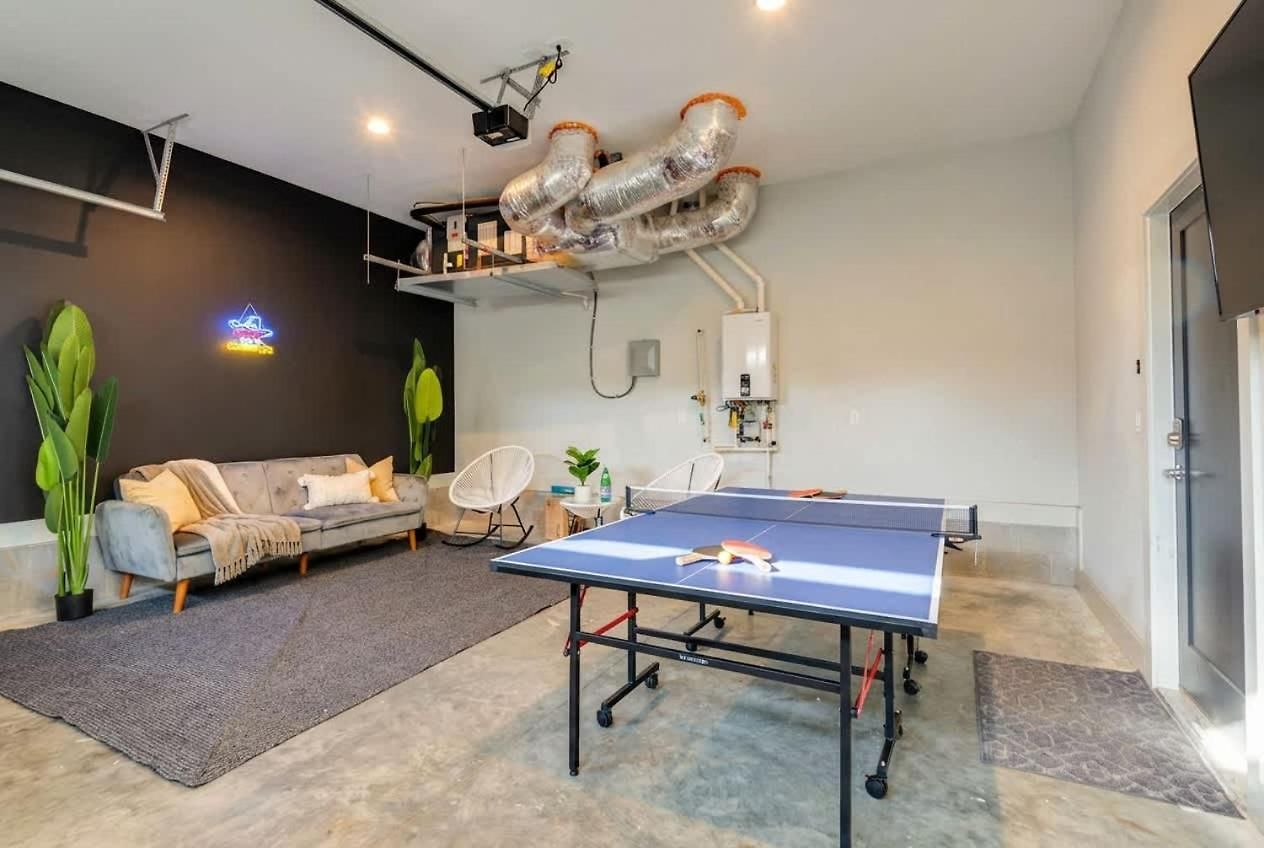 Rooftop Views Ping Pong Lounge Holiday home Nashville