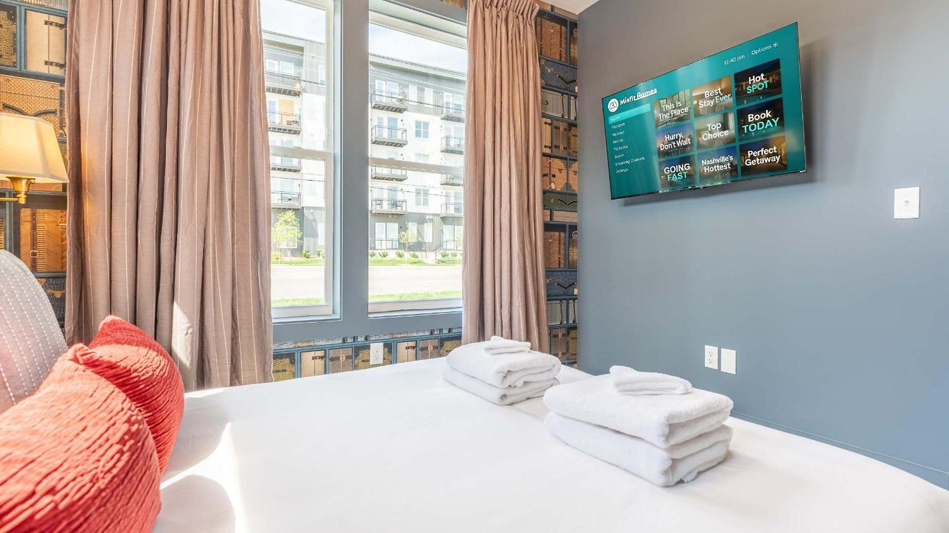 Holiday home Luxe Group With Hot Tub & Rooftop Lounge *