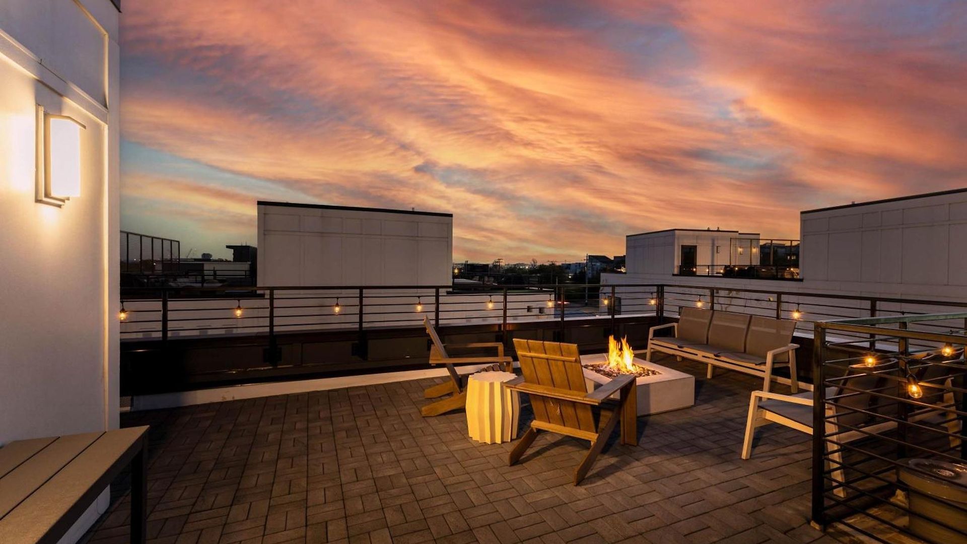 Rooftop Fire Pit Lounge Skyline Dt Nash Views Nashville