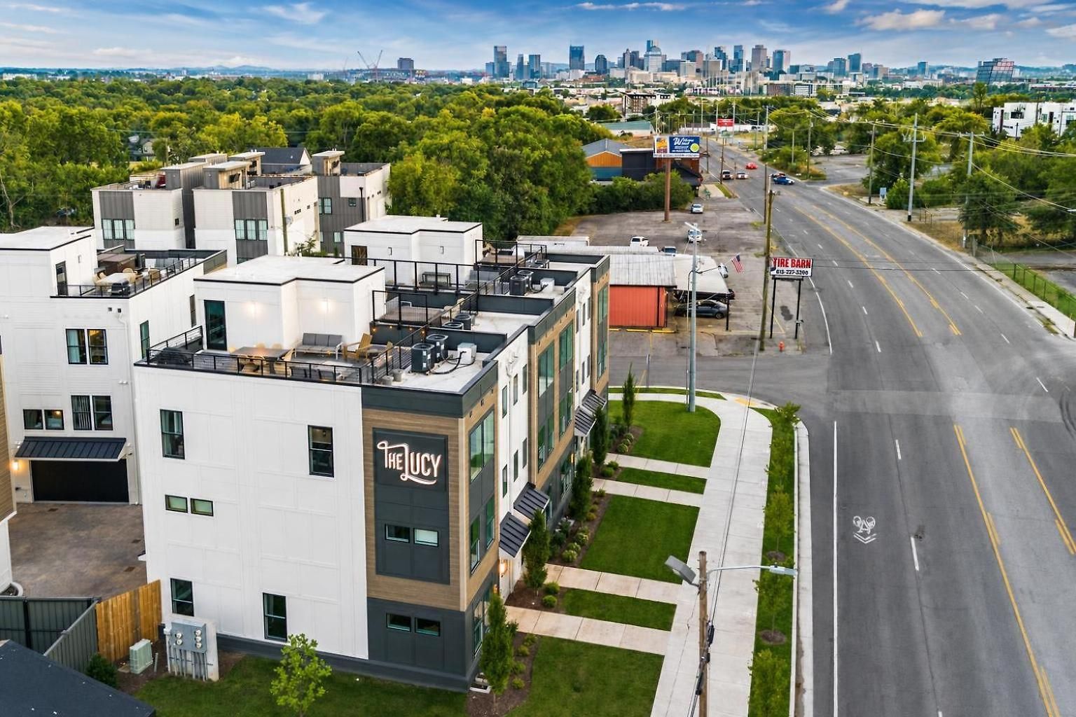 Rooftop Fire Pit Lounge Skyline Dt Nash Views *
