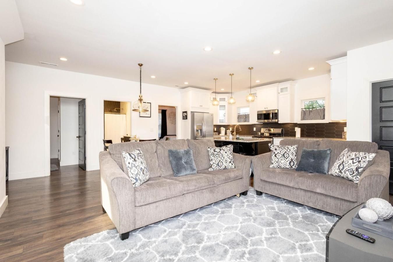 Germantown-adjacent 4br With Private Deck & Grill