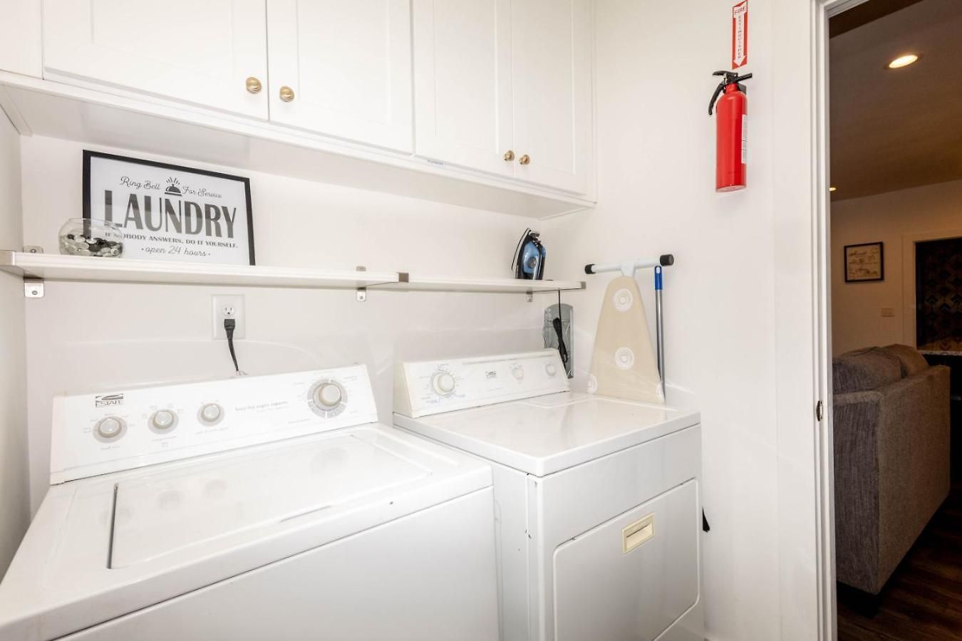 Germantown-adjacent 4br With Private Deck & Grill Holiday home *