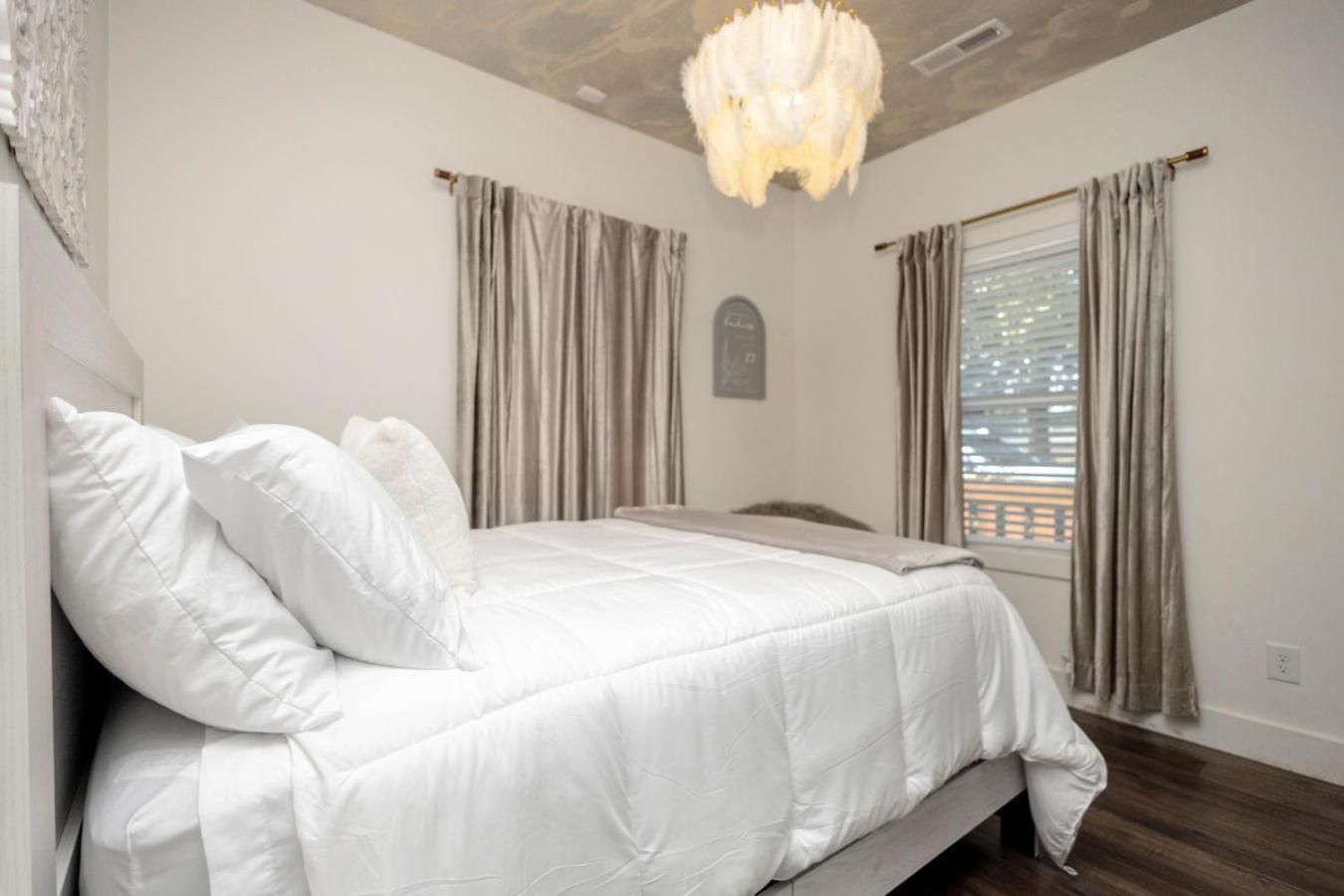 Germantown-adjacent 4br With Private Deck & Grill Holiday home