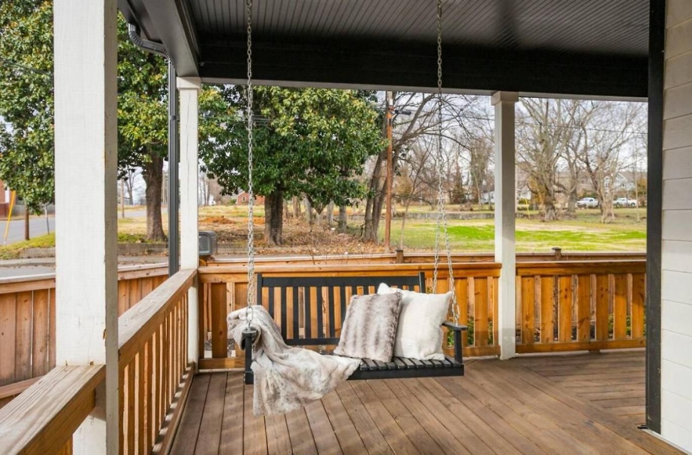 Germantown-adjacent 4br With Private Deck & Grill * Nashville