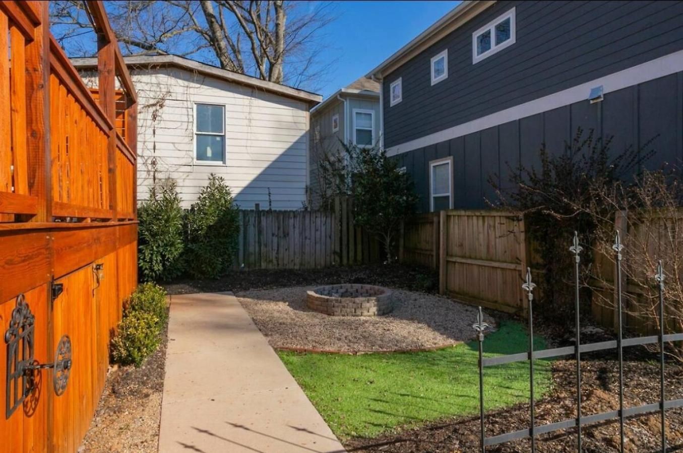 Germantown-adjacent 4br With Private Deck & Grill Holiday home *