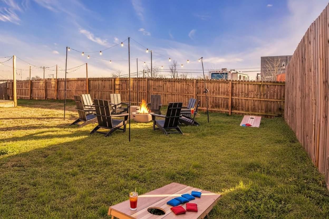 Game Balcony Backyard Near Downtown Nash Holiday home Nashville