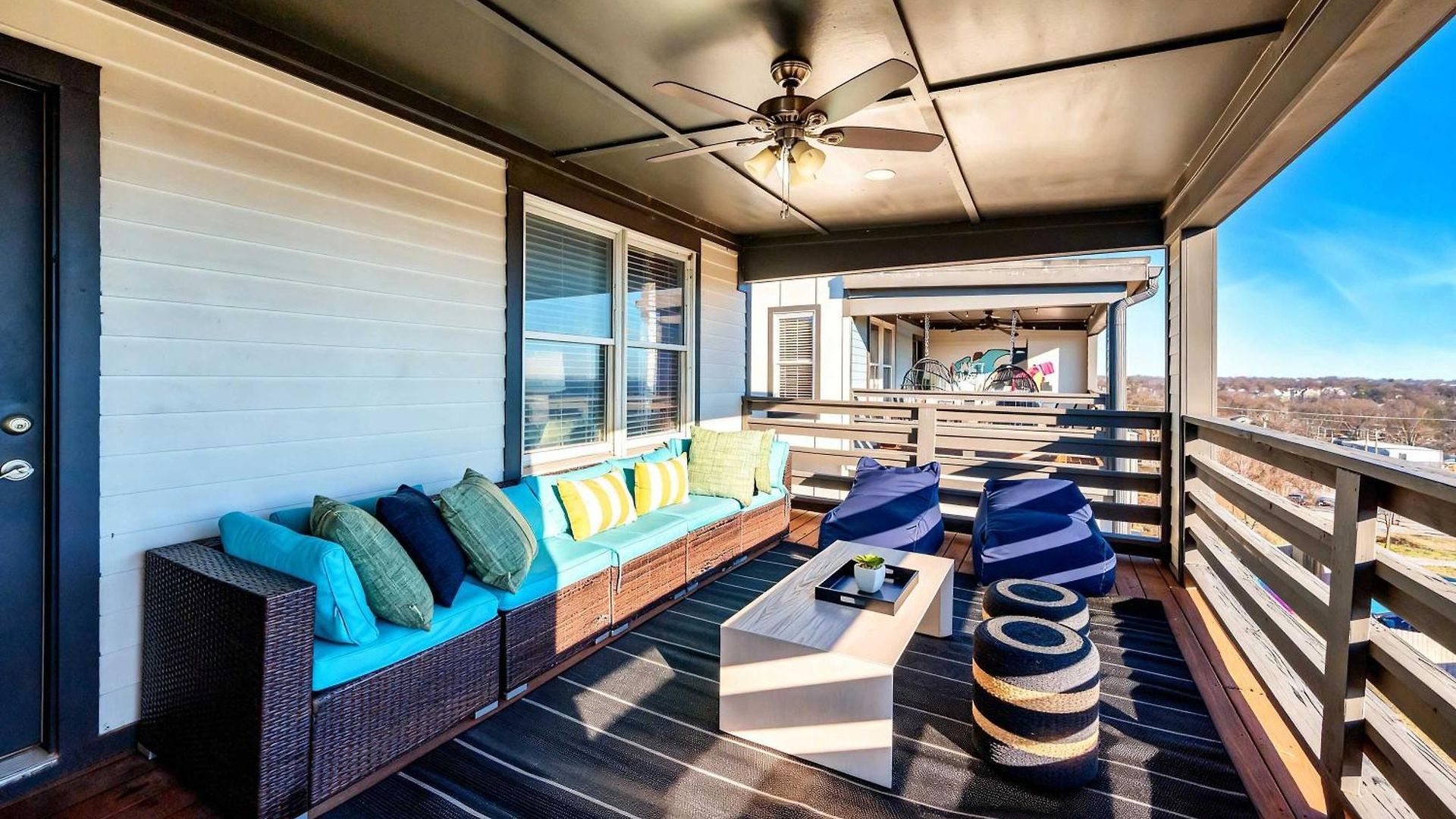 Game Balcony Backyard Near Downtown Nash Holiday home *