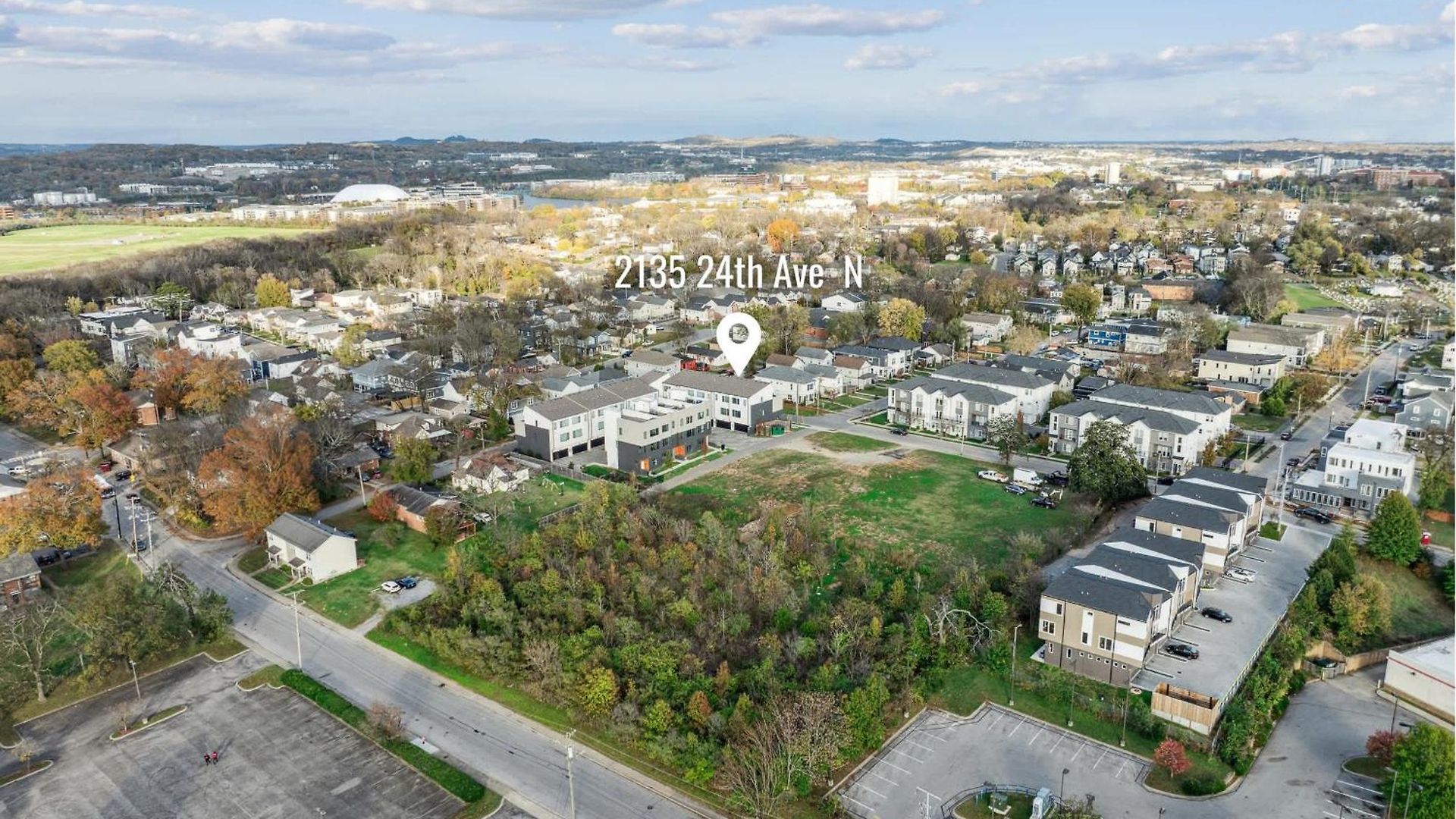 Private With Rooftop Game Near Downtown Holiday home