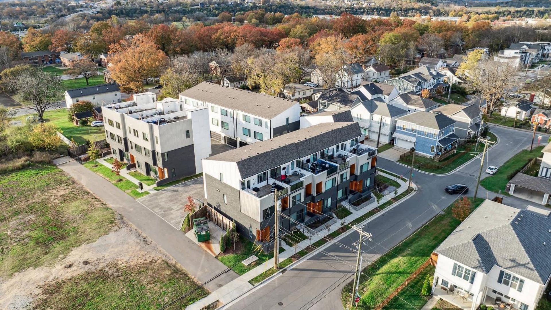 Private With Rooftop Game Near Downtown Holiday home Nashville