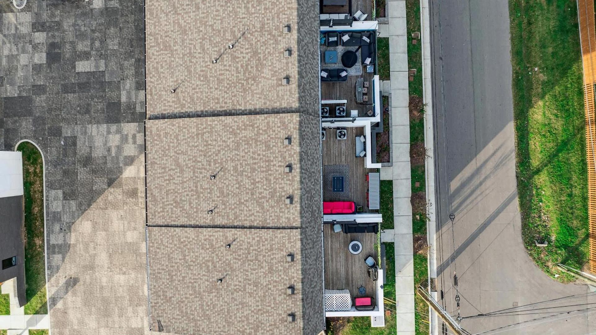 Private With Rooftop Game Near Downtown Holiday home