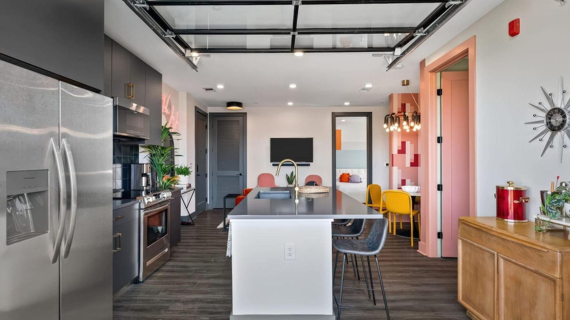 The Penthouse - 3br Rooftop - Downtown *
