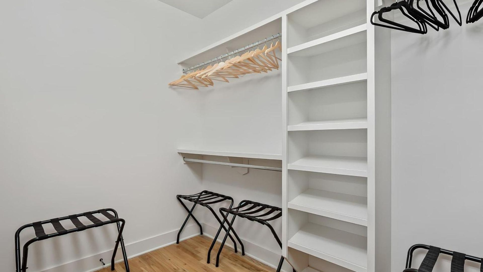 Luxury Retreat - Double Rooftop Deck & Game *