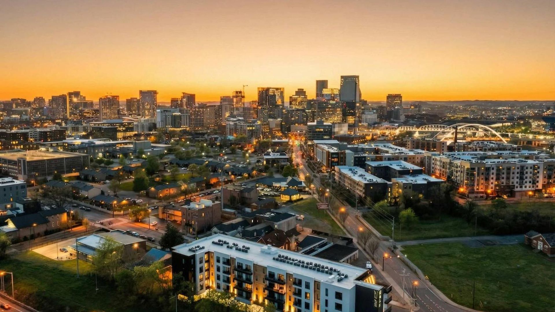 Rooftop Deck & Skyline Views Downtown Penthouse Nashville
