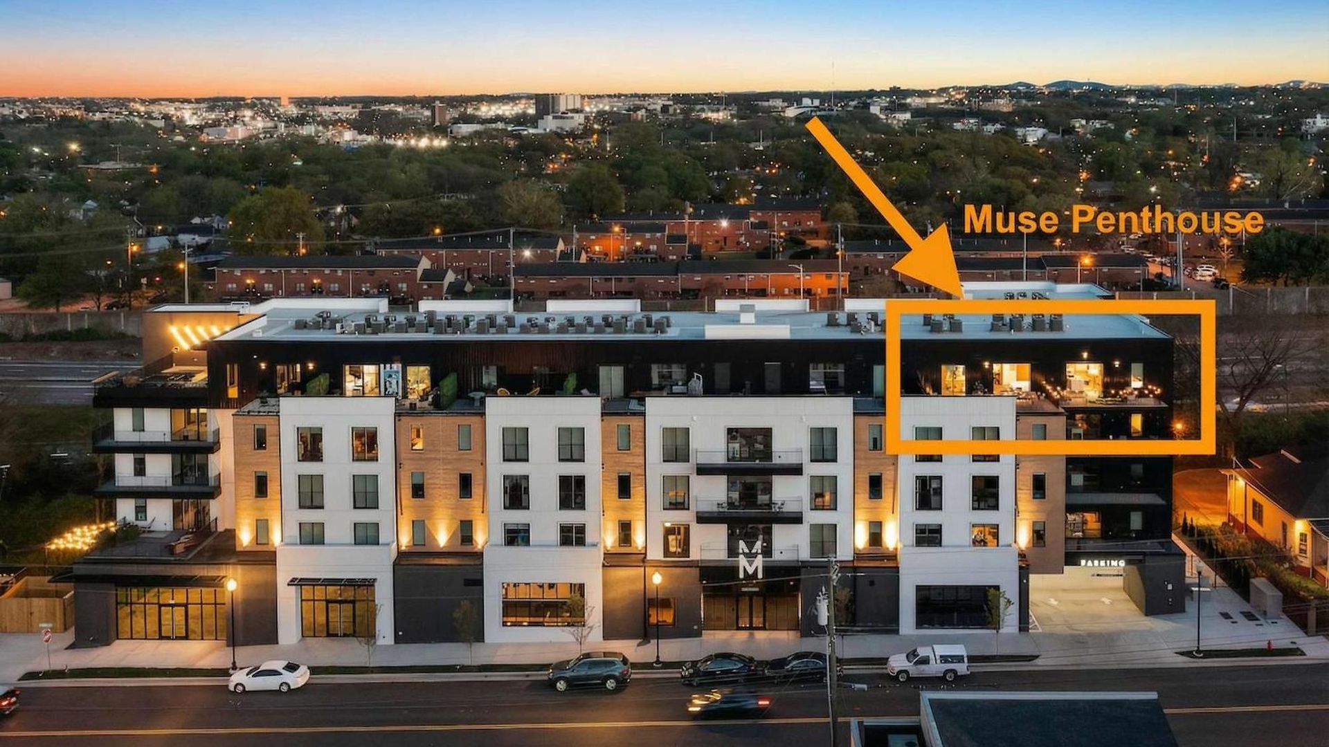 Apartment Rooftop Deck & Skyline Views Downtown Penthouse