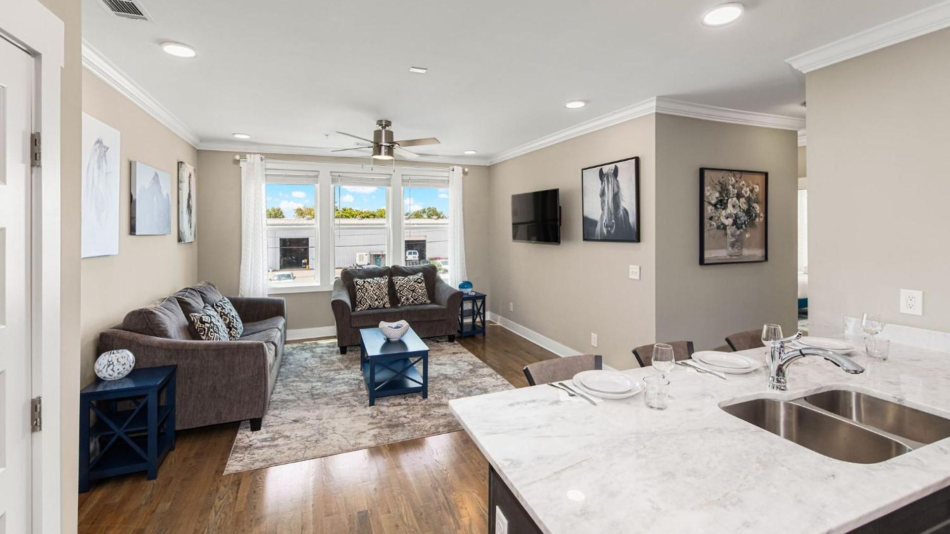 Great Location 2 Bedroom Minutes To Downtown Holiday home
