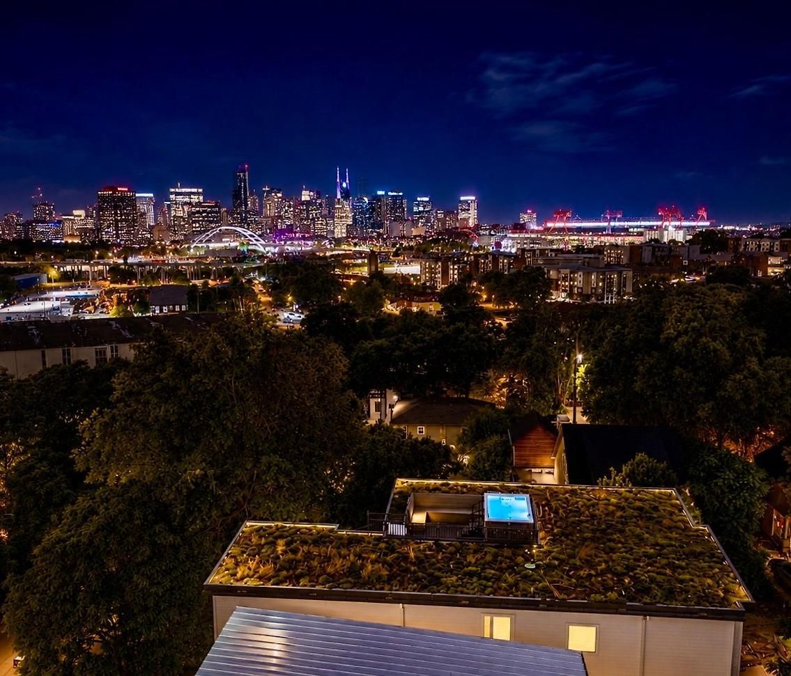 The Songwriter's Mansion Rooftop & Skyline Views *