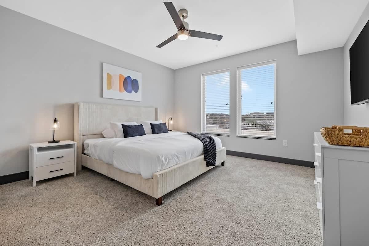 Luxe 2br W Views Near Broadway & Music Row Nashville