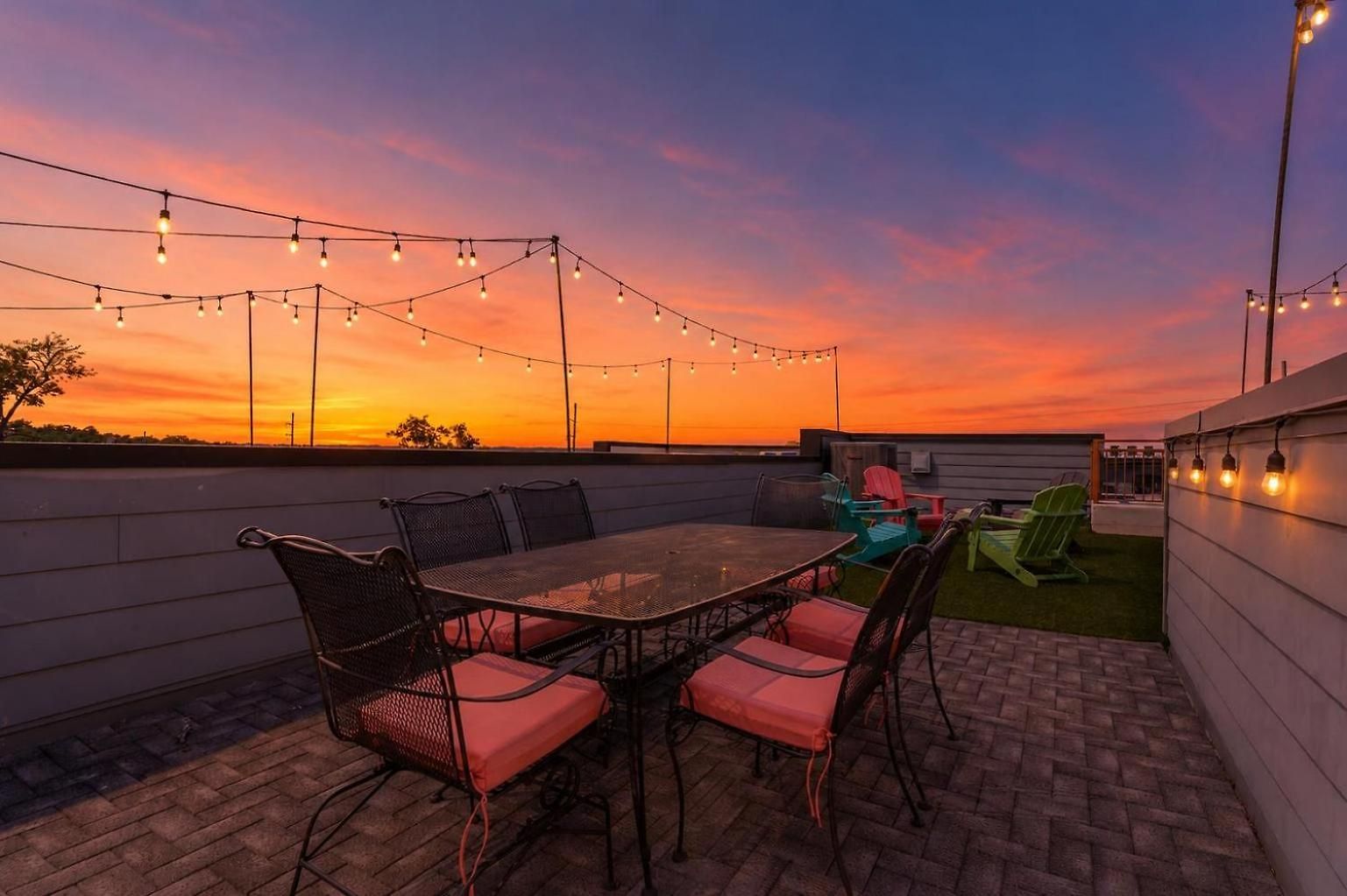 Skyline Sessions - Rooftop Views Near Downtown *